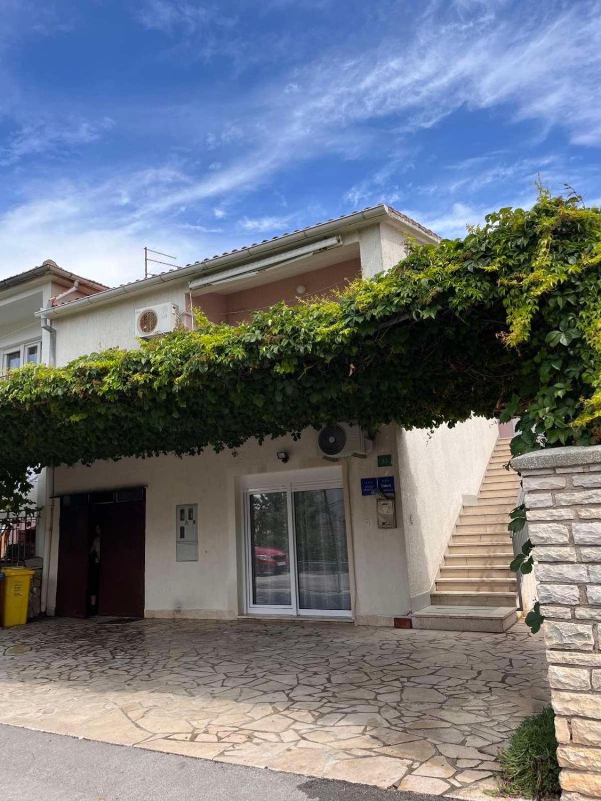 Apartments Mirijana Pula Exterior foto