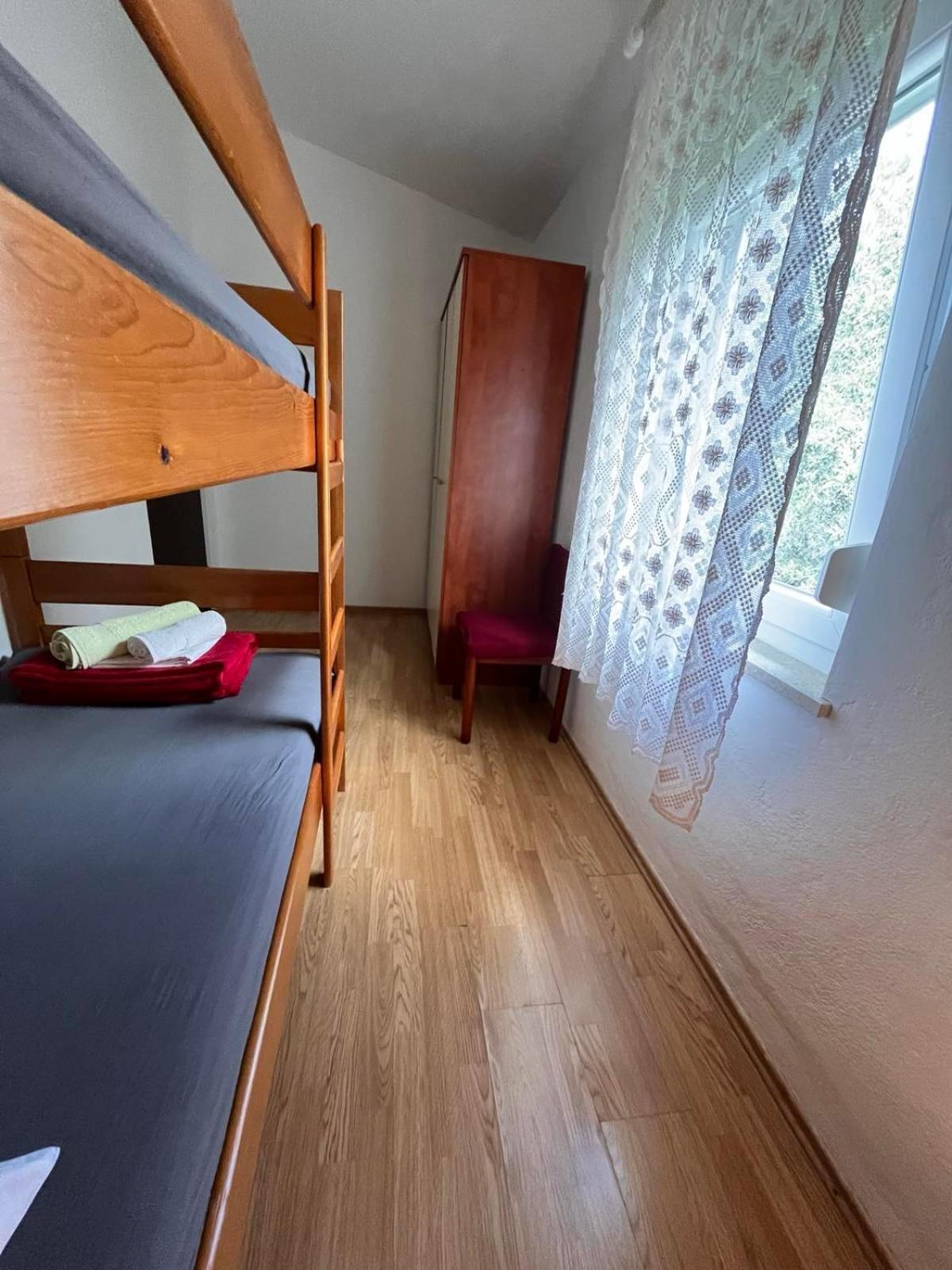 Apartments Mirijana Pula Exterior foto
