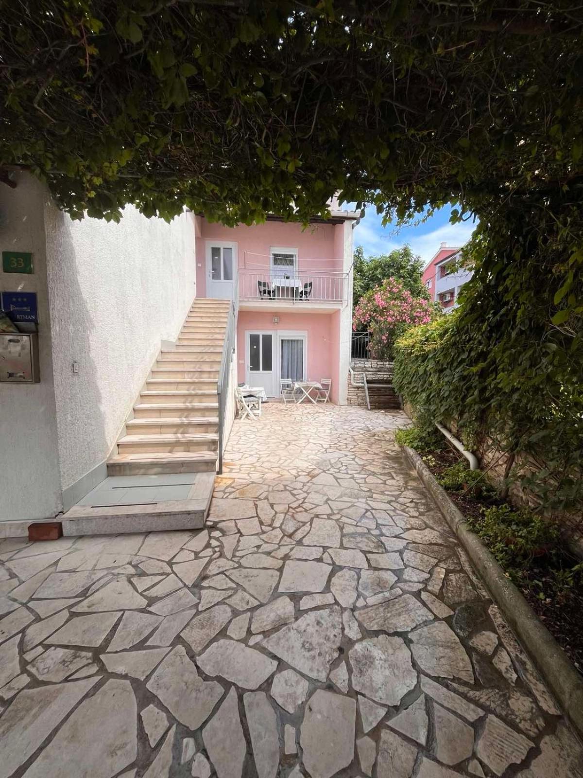 Apartments Mirijana Pula Exterior foto